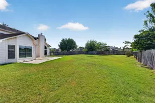 9306 Eaglewood Shadow Ct, Houston, TX 77083 - Photo 12