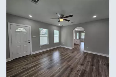 5715 Enid Street, Houston, TX 77009 - Photo 10