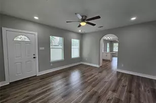 5715 Enid St, Houston, TX 77009 - Photo 10