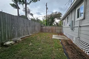5715 Enid St, Houston, TX 77009 - Photo 46