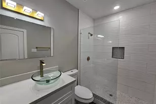 5715 Enid St, Houston, TX 77009 - Photo 32