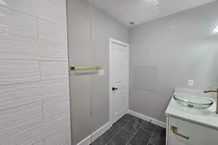 5715 Enid St, Houston, TX 77009 - Photo 36