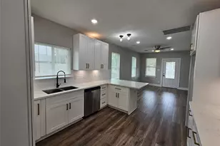 5715 Enid St, Houston, TX 77009 - Photo 4