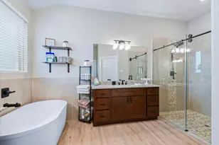 456 Lake Line Dr, Alvin, TX 77511 - Photo 18