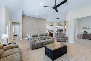 456 Lake Line Dr, Alvin, TX 77511 - Photo 8