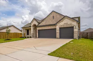 456 Lake Line Dr, Alvin, TX 77511 - Photo 2