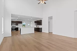 5217 Harvest Season Ln, Pearland, TX 77584 - Photo 8