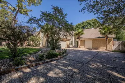 1627 Fall Valley Drive, Houston, TX 77077 - Photo 4