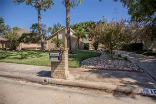 1627 Fall Valley Dr, Houston, TX 77077 - Photo 2