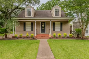 555 21st St, Beaumont, TX 77706 - Photo 1