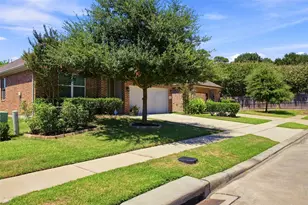 8106 Sutton Crest Dr, Tomball, TX 77375 - Photo 4