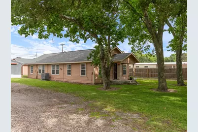 3320 Brooks Avenue, Bay City, TX 77414 - Photo 2