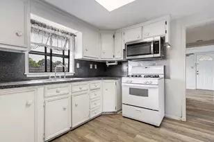 3320 Brooks Ave, Bay City, TX 77414 - Photo 14