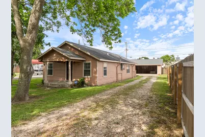 3320 Brooks Avenue, Bay City, TX 77414 - Photo 1