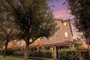 2202 Colorado St, Houston, TX 77007 - Photo 2