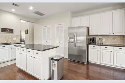 55 W Pipers Green Street, The Woodlands, TX 77382 - Photo 12