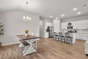 4901 Perennial Ln, La Marque, TX 77568 - Photo 2