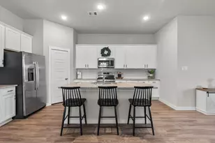 4901 Perennial Ln, La Marque, TX 77568 - Photo 10