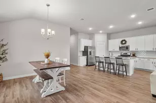 4901 Perennial Ln, La Marque, TX 77568 - Photo 2