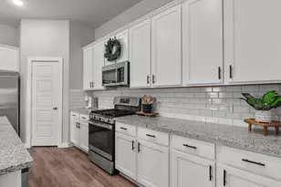 4901 Perennial Ln, La Marque, TX 77568 - Photo 12