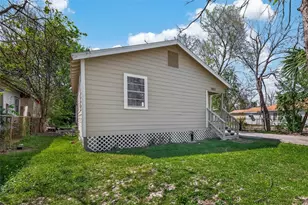 3827 Wayne St, Houston, TX 77026 - Photo 2