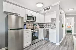 6300 Seawall Blvd, Galveston, TX 77551 - Photo 8