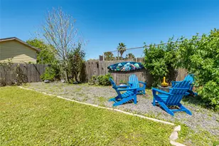 2216 Grover Ave, Galveston, TX 77551 - Photo 22