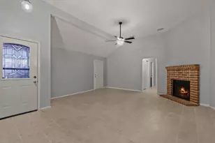 5126 E Fallen Bough Dr, Houston, TX 77041 - Photo 2