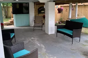 1609 E Bayshore Dr, Dickinson, TX 77539 - Photo 12