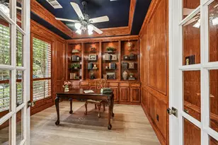 2926 Quincannon Ln, Houston, TX 77043 - Photo 4