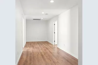 8800 Brae Acres Road, Houston, TX 77074 - Photo 28