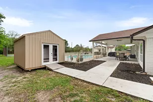 8800 Brae Acres Rd, Houston, TX 77074 - Photo 38