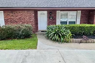10055 Westview Dr, Houston, TX 77055 - Photo 2