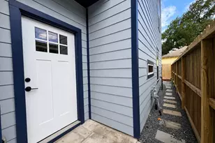 3923 Yale St, Houston, TX 77018 - Photo 2