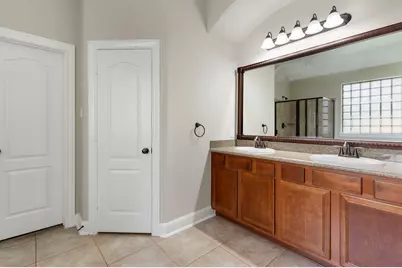 70 N Rocky Point Circle, The Woodlands, TX 77389 - Photo 16