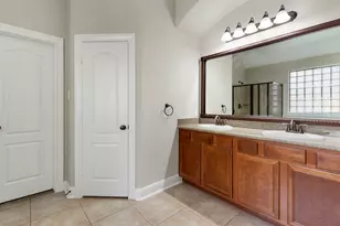 70 N Rocky Point Cir, The Woodlands, TX 77389 - Photo 16