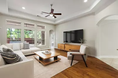 70 N Rocky Point Circle, The Woodlands, TX 77389 - Photo 10