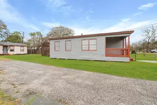 1516-1/2 2nd St, League City, TX 77573 - Photo 2