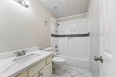 802 W Sealy Street, Alvin, TX 77511 - Photo 16