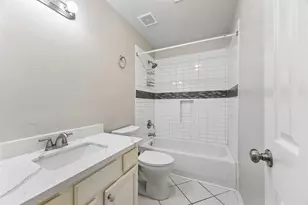 802 W Sealy St, Alvin, TX 77511 - Photo 16