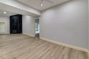 11711 Memorial Dr, Houston, TX 77024 - Photo 12