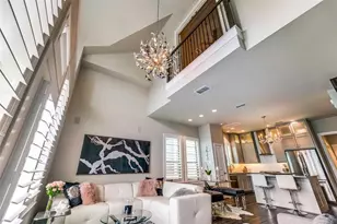 423 T C Jester Blvd, Houston, TX 77007 - Photo 22