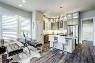 423 T C Jester Blvd, Houston, TX 77007 - Photo 4