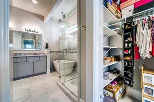 423 T C Jester Blvd, Houston, TX 77007 - Photo 38