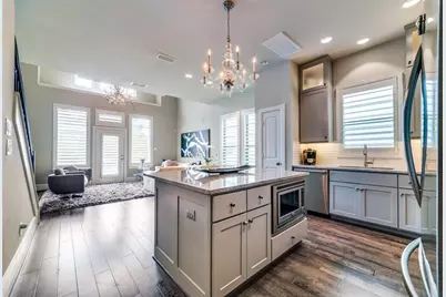 423 T C Jester Boulevard, Houston, TX 77007 - Photo 10