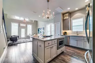 423 T C Jester Blvd, Houston, TX 77007 - Photo 10