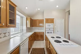 603 Avery Dr, Sugar Land, TX 77479 - Photo 10