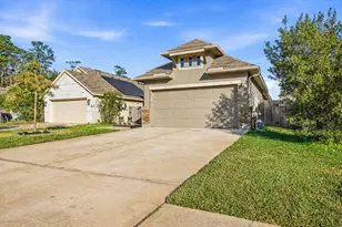 2930 Yaupon Grove Ln, Conroe, TX 77385 - Photo 2