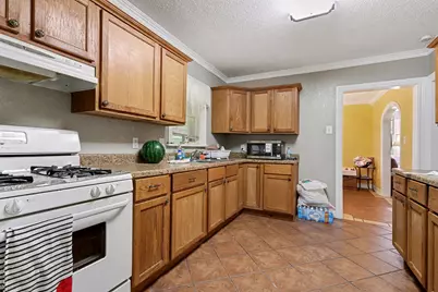 4921 Alamo Drive, Galveston, TX 77551 - Photo 6