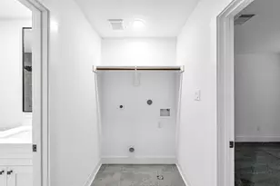 1025 20th St, Hempstead, TX 77445 - Photo 22